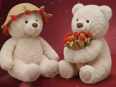 Мече с букет шапка